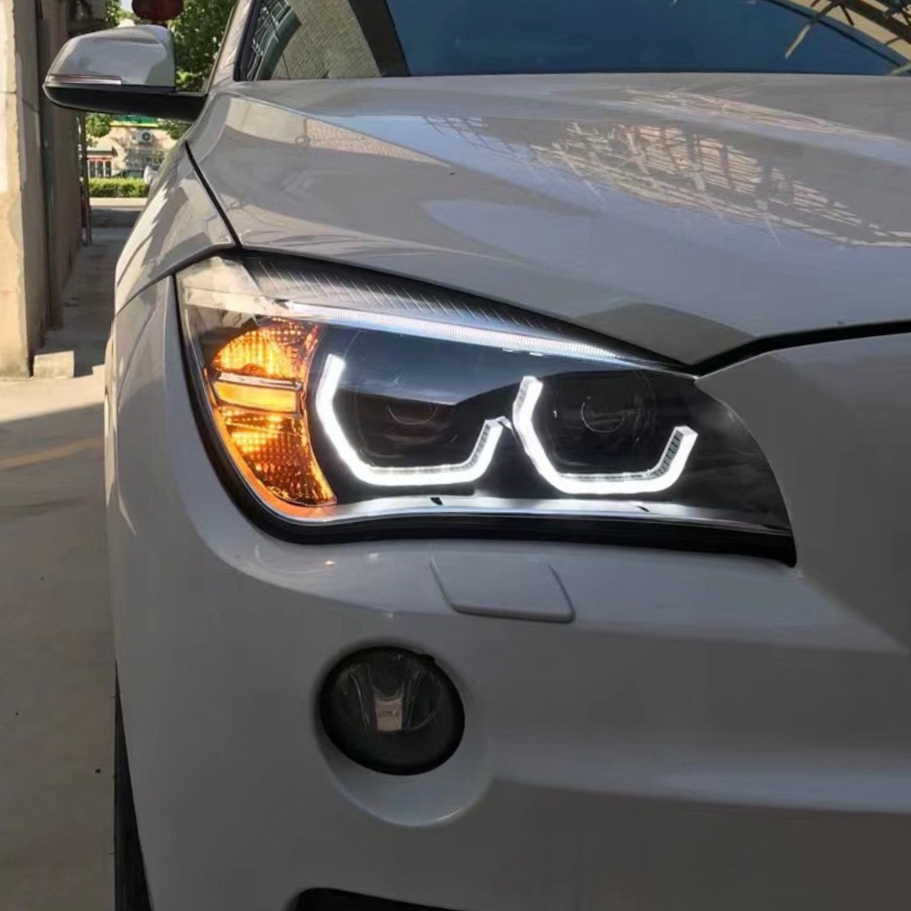 BMW X1 E84 with LED headlights and turn signal on